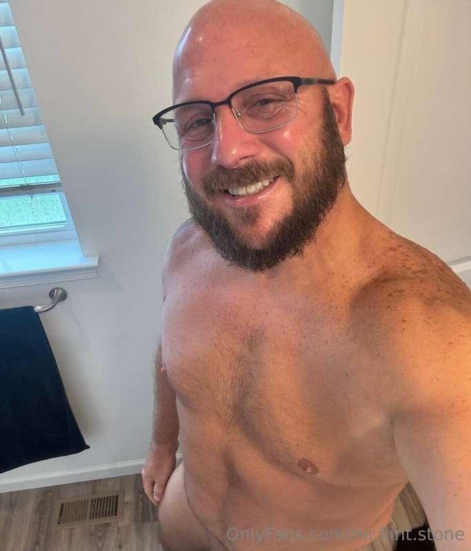 Glasses or no glasses! 