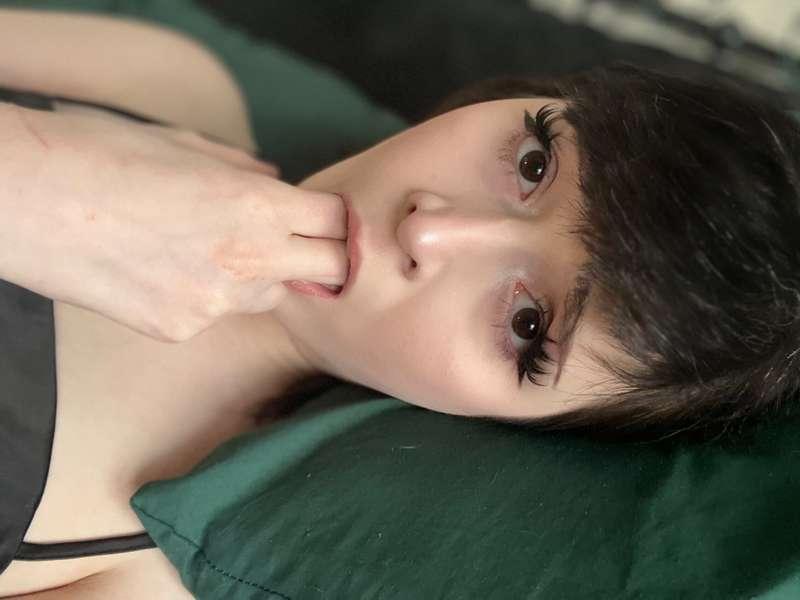 I wish there was something else I could put in my mouth ‪♡‬