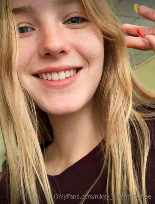 ##❤️You should be here right now @goldendivaa ❤️
Hot cutie @..