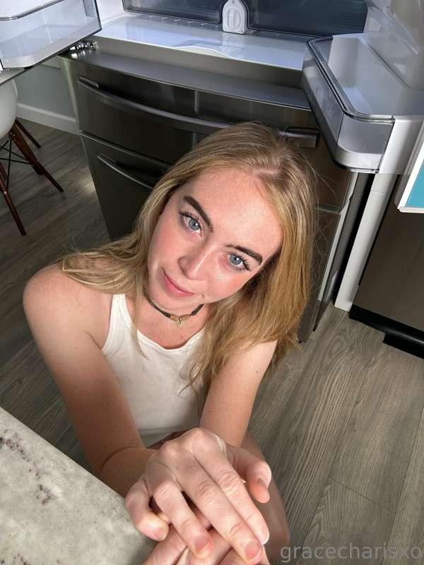 gracecharisxo image #0