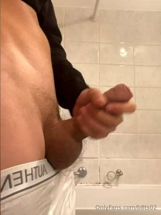 who wants some champagne? 🍾😈🥵
