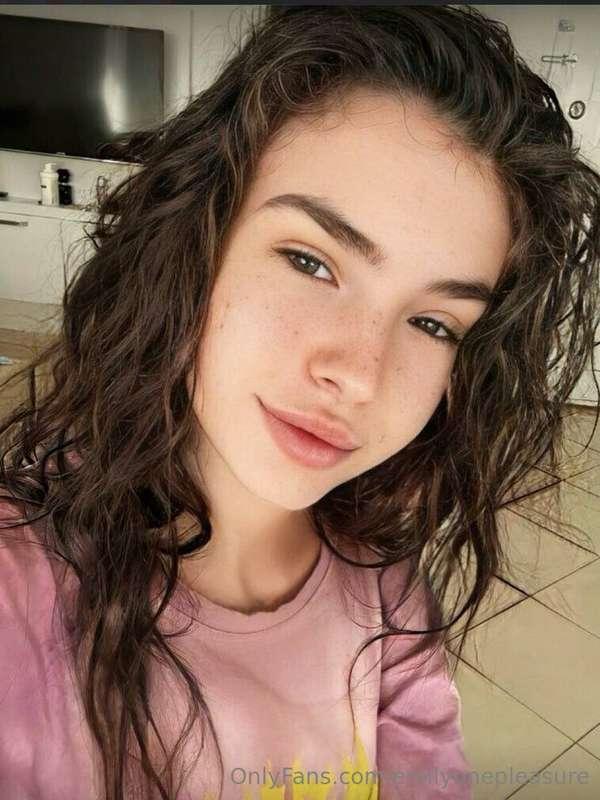 I'm all burning🥵🔞, I only miss you. @kim_moor
Do you want to..