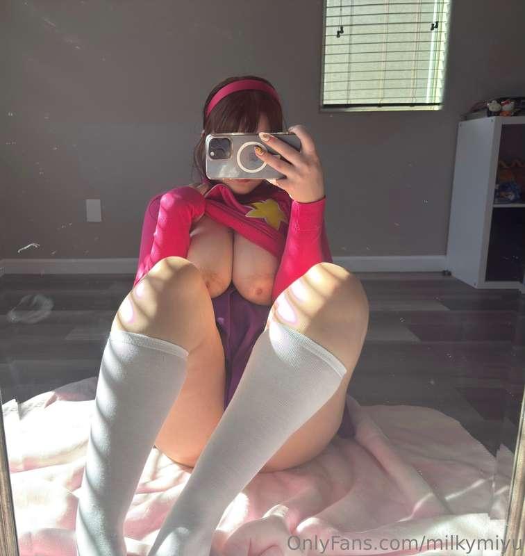 Bet you want to move my legs out of the way 😉