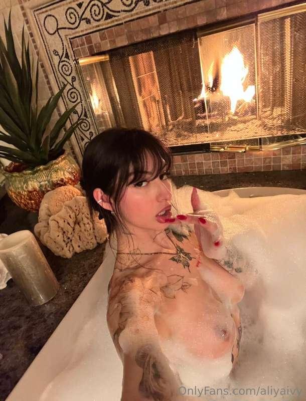 standing on business is so hard when u wanna fuck the busine..