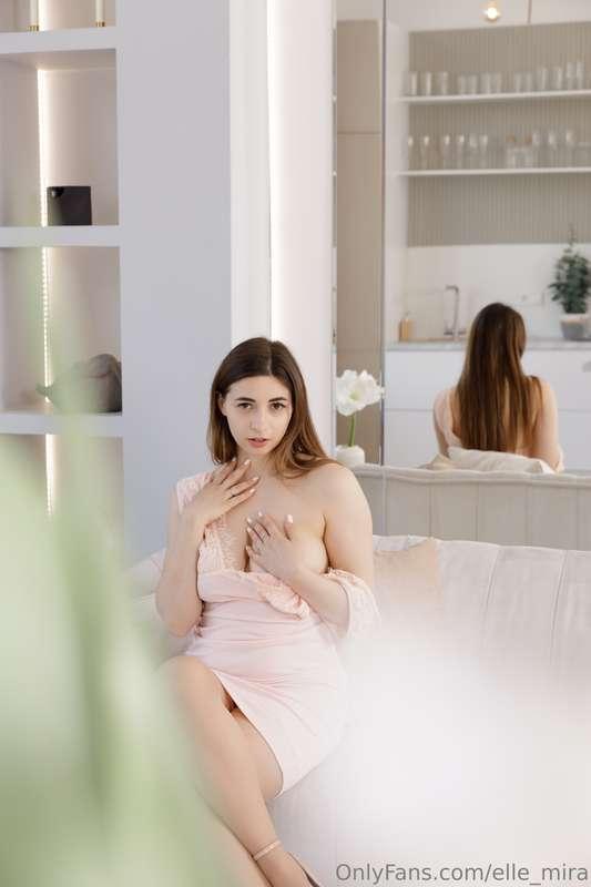 Do you like when pretty girl get naked?? You can see more in..