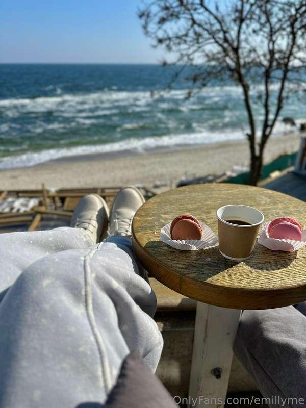 Perfect timing. Won't you join me?🥰🥰🥰