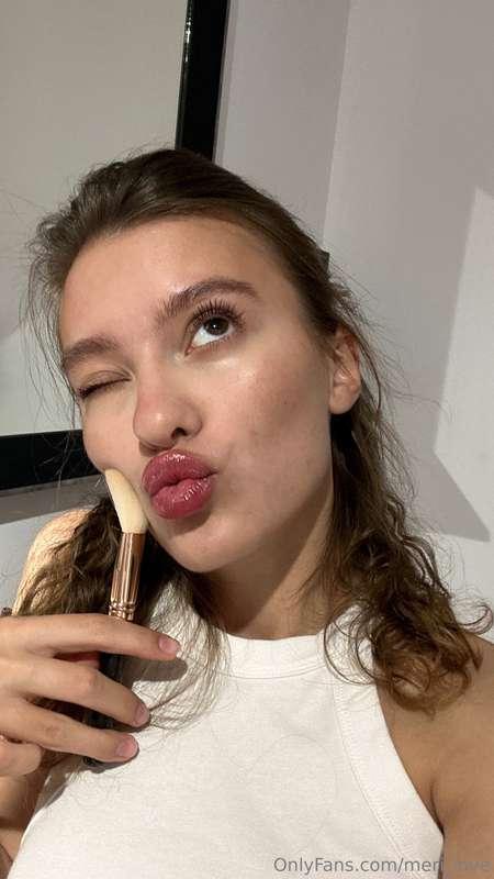 Every day choosing makeup is like a little game: what will e..