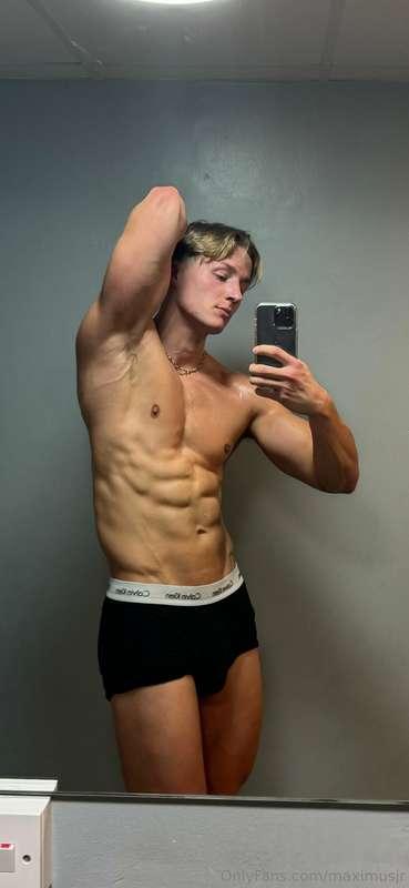 Anyone want to lick the sweat off me? 👅 😈