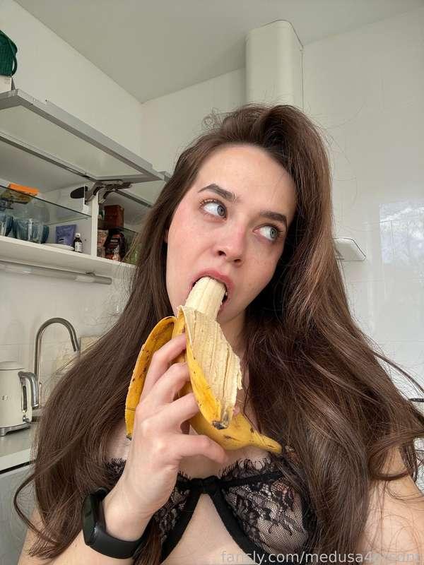 I love all kinds of bananas 🍌


#lingerie #sexylingerie #teen #tinygirl #gfe #barelylegal #fyp