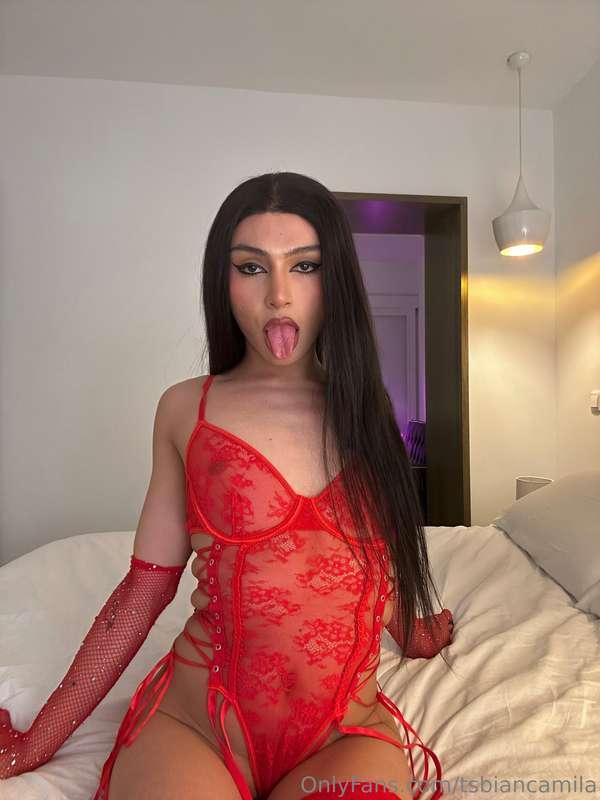 Can you handle a distraction this tempting? 😘🔥