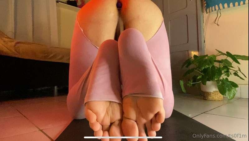 More feet pics? 👀👀