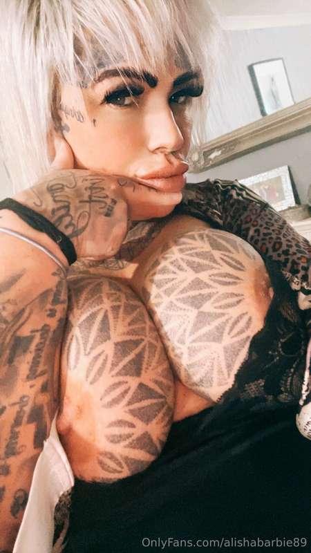 Cam slots