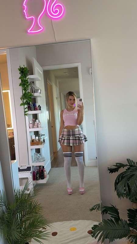 Still not over this outfit, so let me show it off 💗 dm me!