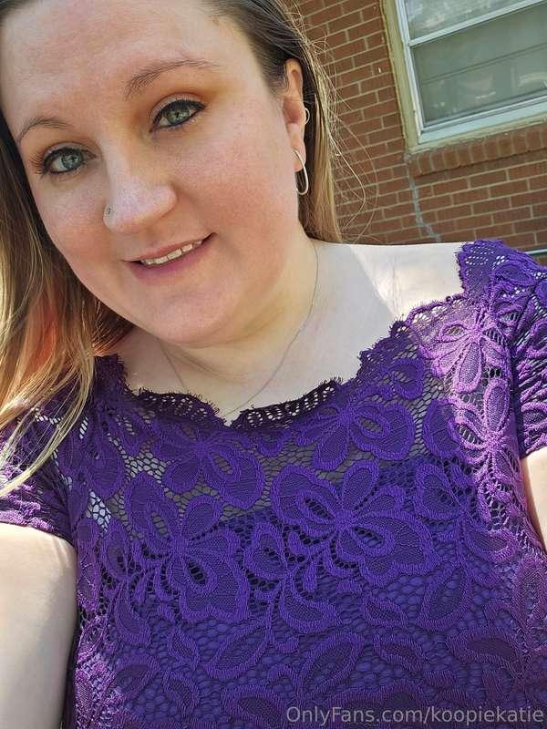 Relaxing after a taking pictures with the fam! Might try to ..