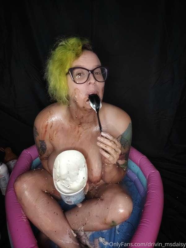 urfavdumbtch image #4