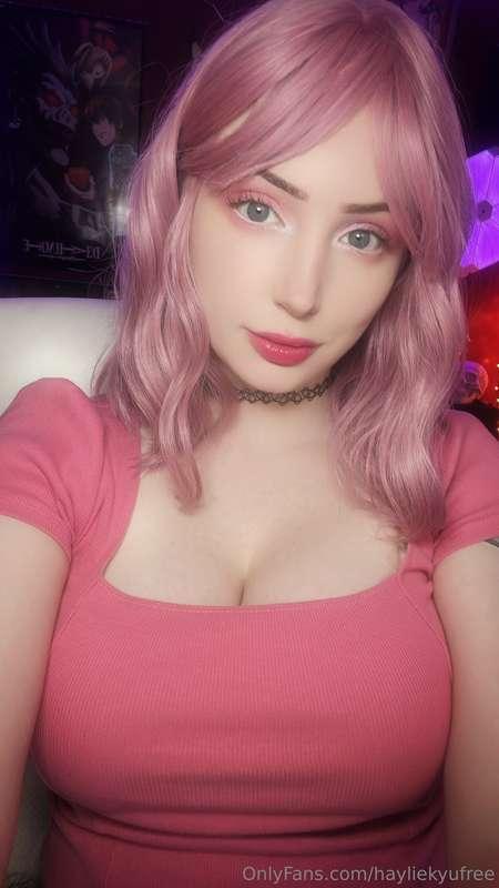 HAPPY MONDAY I’M LIVE ON TWITCH!💖 Unlock dis to find the cod..