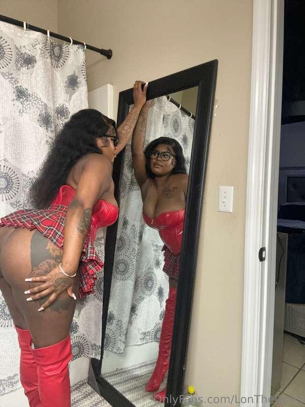 Do you have a pen I can borrow? 🥹