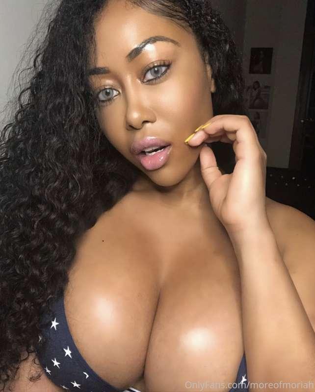 😈💦Attention Whore😈
Do you think so?🌹