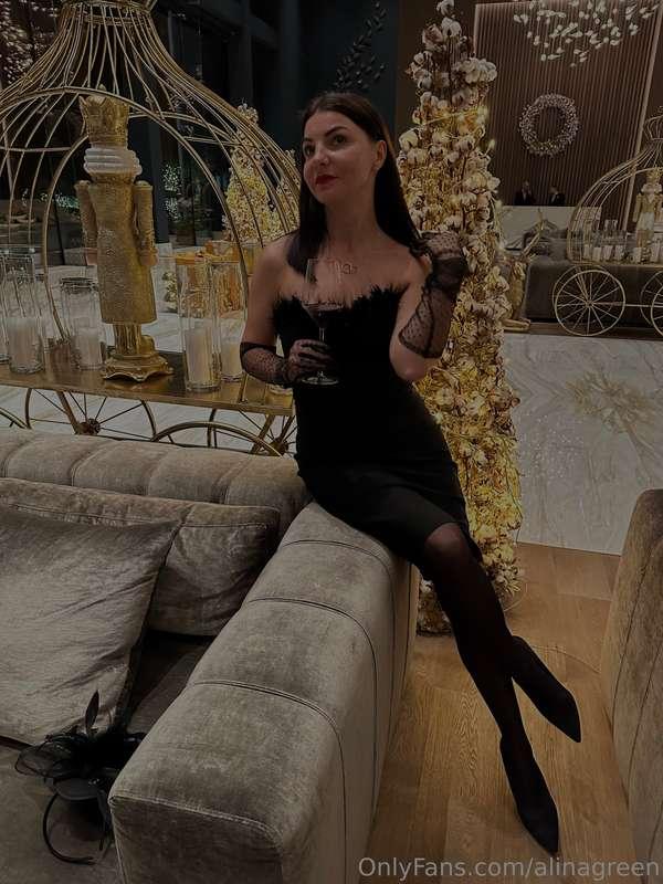 Do you like my gloves this evening ?💃🏻