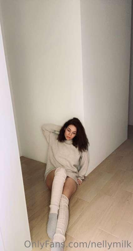 I’m so cold at home and I wear a sweater to warm my nipples ..