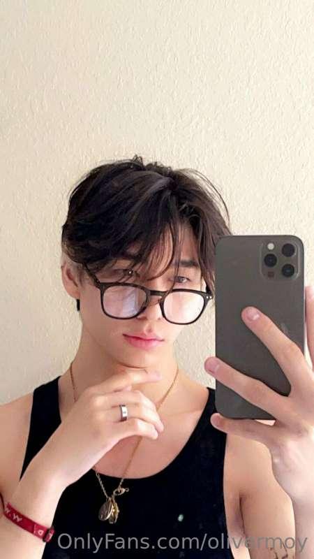 glasses or no glasses?