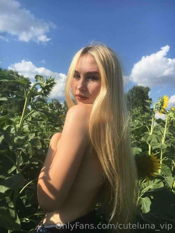To love and be loved is to feel the sun from both sides.