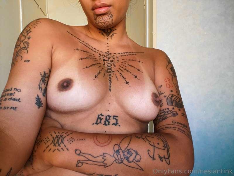 Tanned titties ⭐️