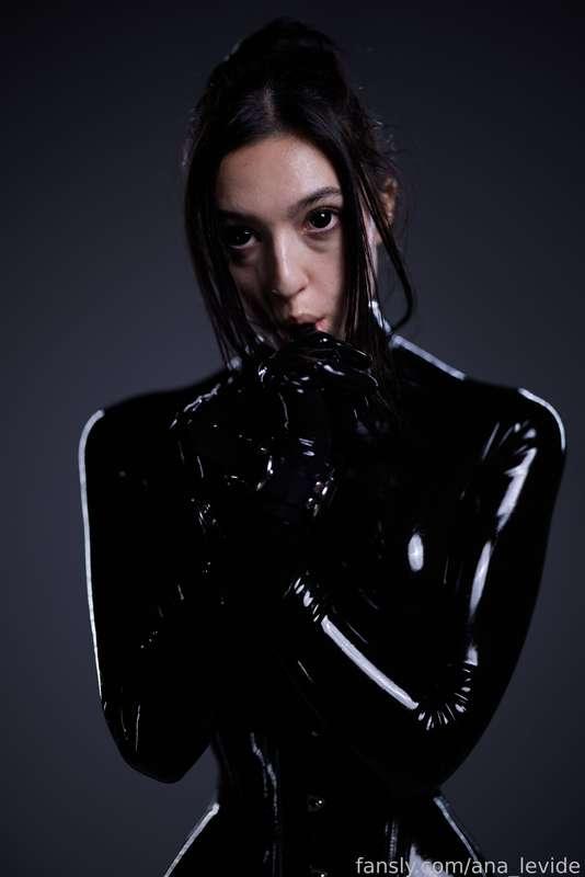 ana_levide image #397