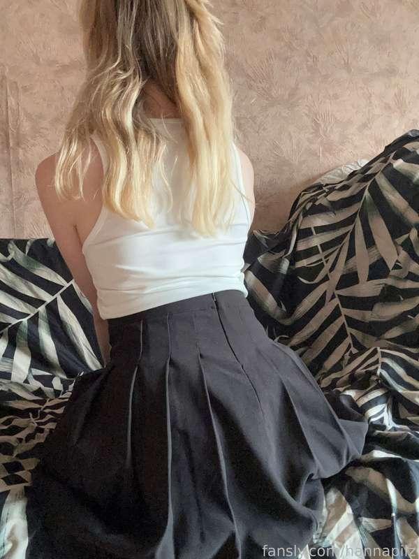 Hi. Could you slap me? Thank you

❀ #paleskin #pale #young #barelylegal #fishnets #booty #ass #feet #stockings ❀