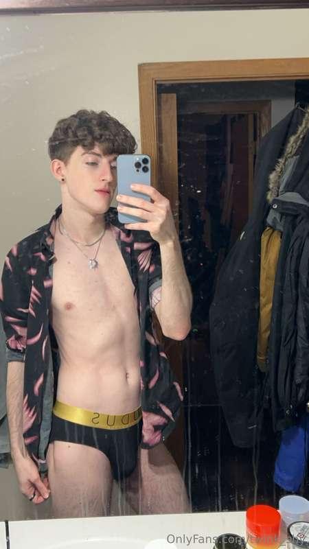 twink_shy image #3