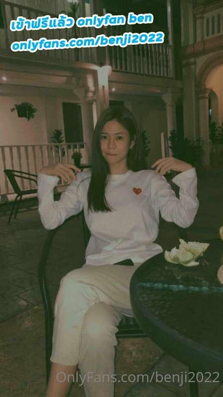 เรากินส้มหมดละนะ พี่ๆ ทานส้มกันมั้ยคะ

We ate all of the ora..