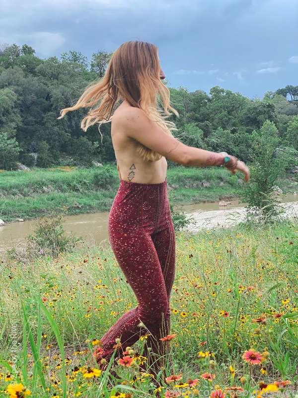 zoebytheriver image #1