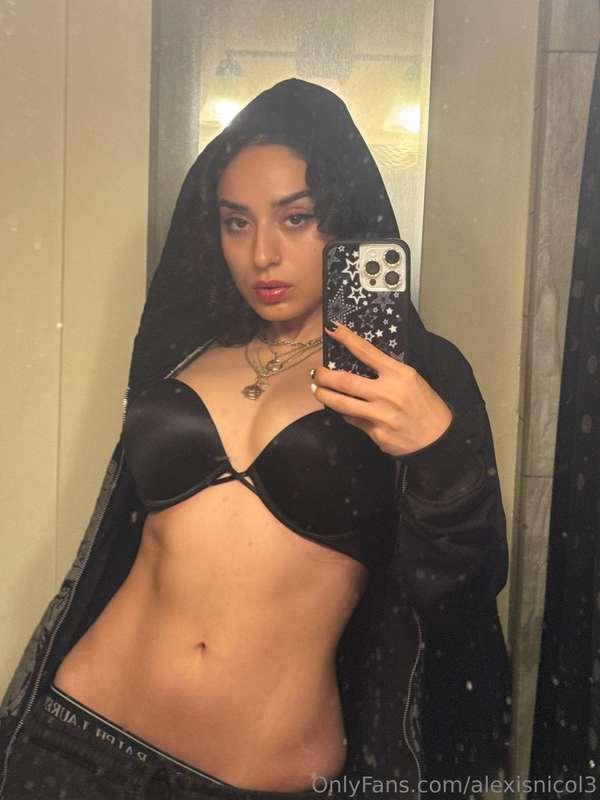 Dirty mirror dirty girl 😈👼<3