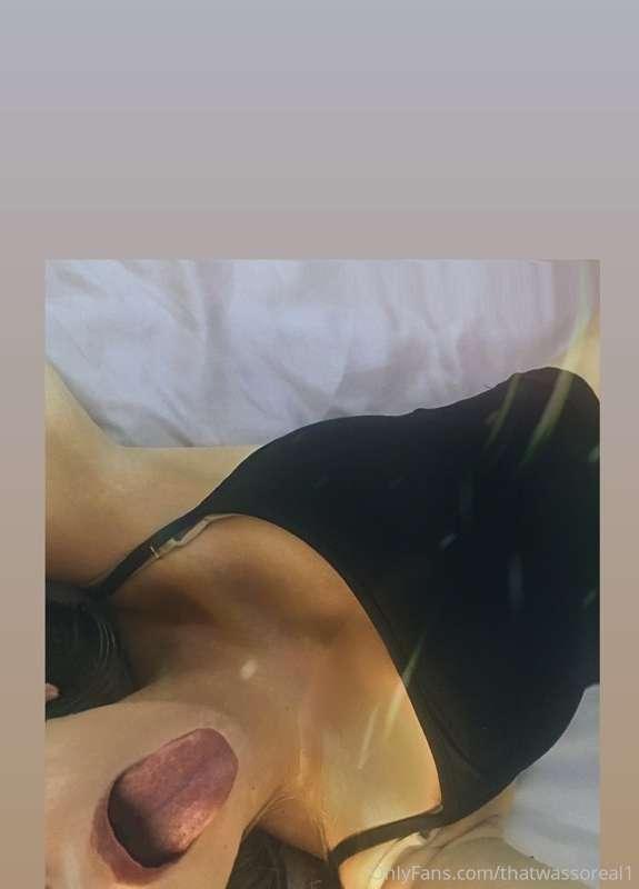 What that tongue do 👅