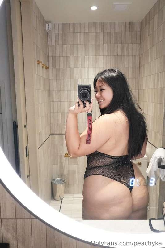 Give this big booty a smack