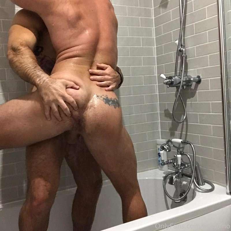 It got steamy in the shower @thebritishbear1