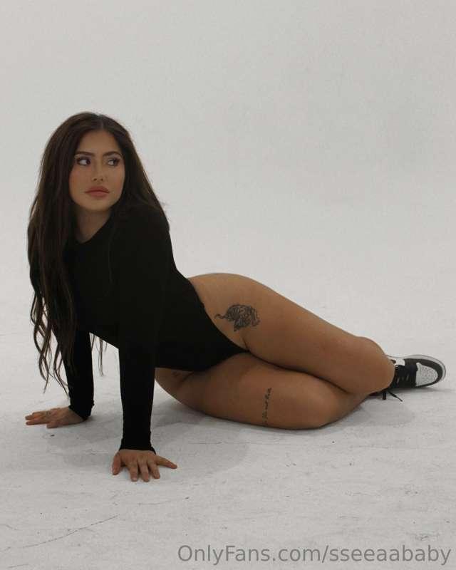 Curves that make hearts skip a beat ❤️😍 #hipsdontlie