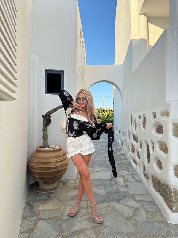 🌈 Let's keep it simple:You + Me + DM = 💫💬🫦Say hi, babe 💖