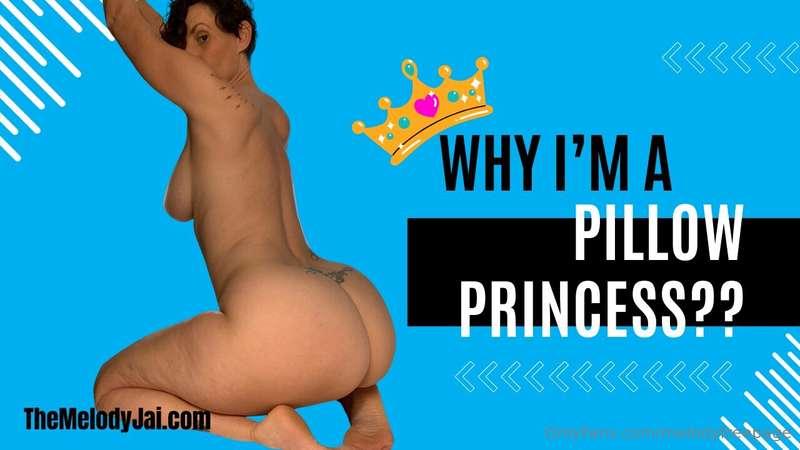 ***Hot Pillow Humping!*** Imagine my hot throbbing clit rubb..
