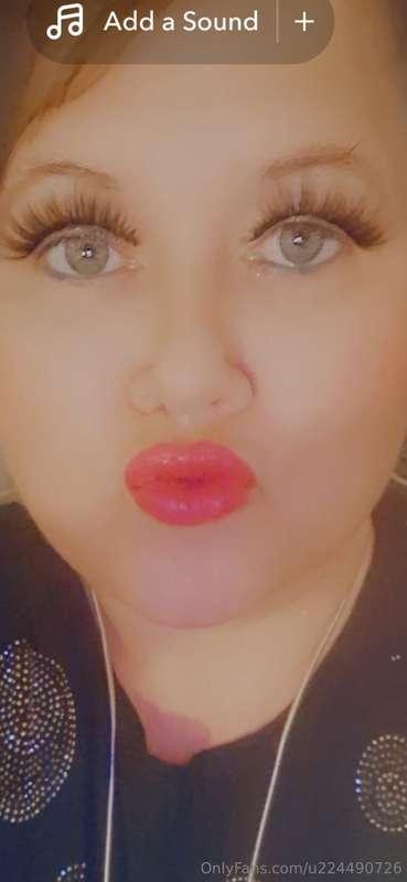 Want these lips wrapped around your cock baby? X