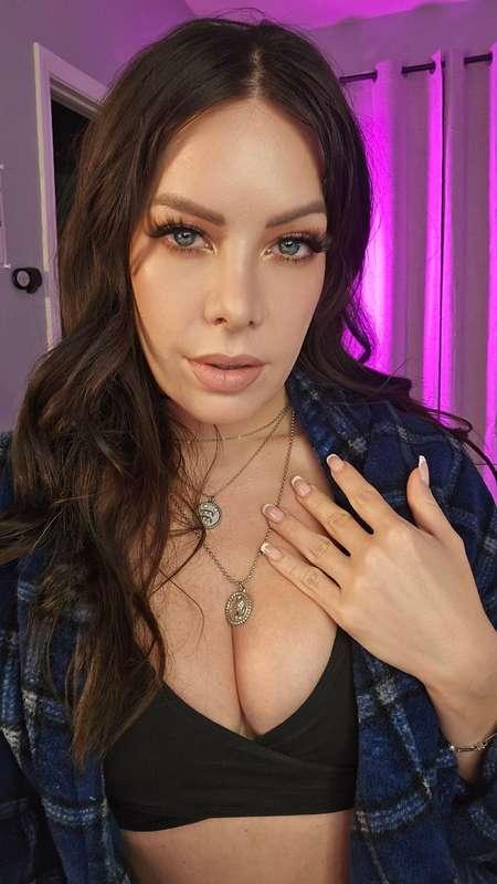 Can I be your dream girl?