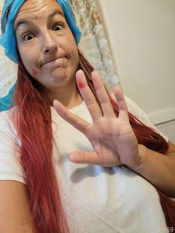 The tape didn't work 🙃
#Redhead #milf #longhair #hairdying 