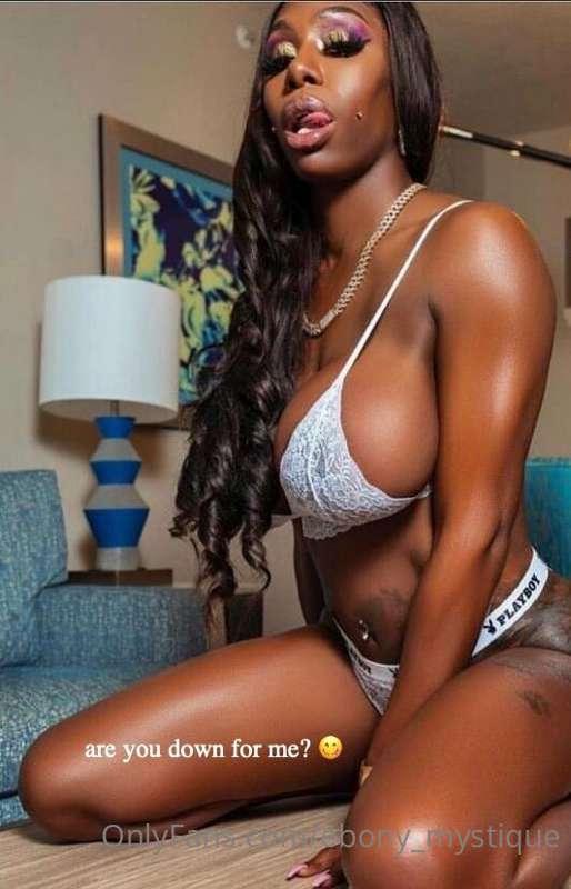 I need a real freak in my dms right meow 😈