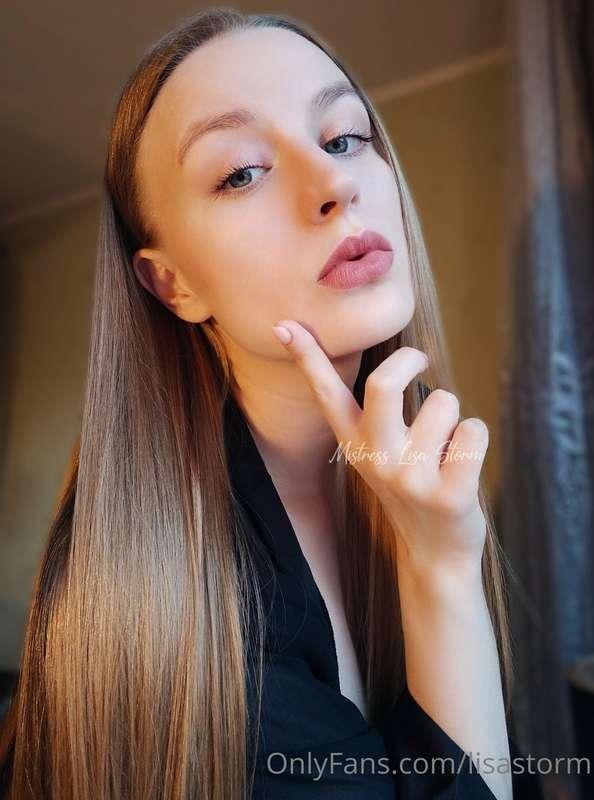 Who's the bitch gonna pay me for a new iPhone?