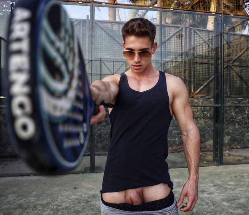 baby are you ready to play with me 😈🍆 🎾😋??

Bebé estás listo..