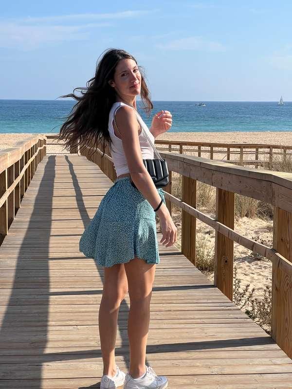 Walking around commando feels so good 🥰