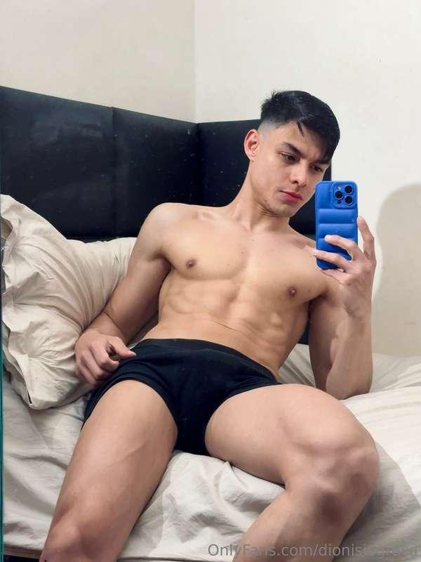 Are you coming to sleep with me? 🫣¿Vienes a dormir conmigo? ..