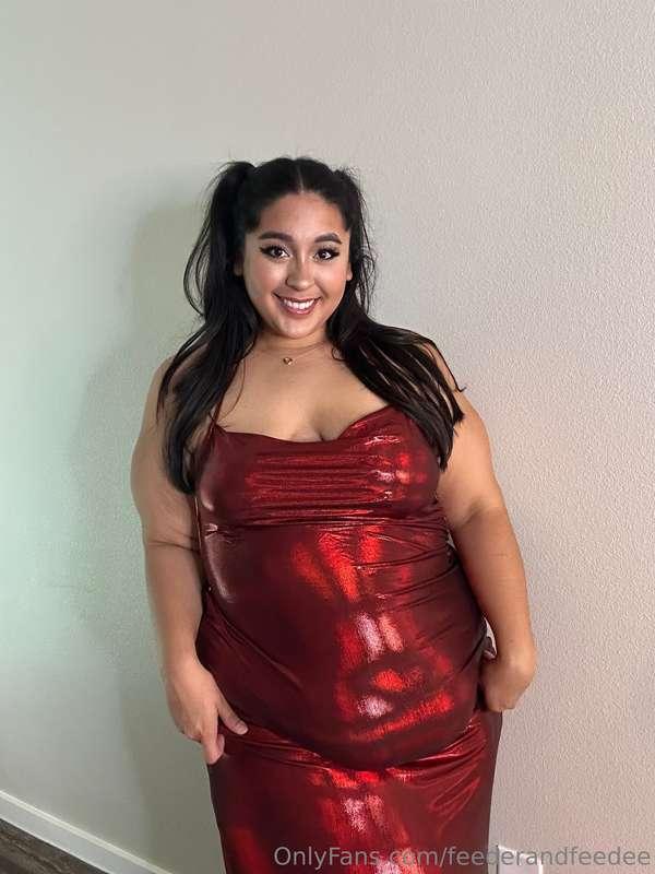 My feeder brought me this slinky lil red dress and I’m hones..