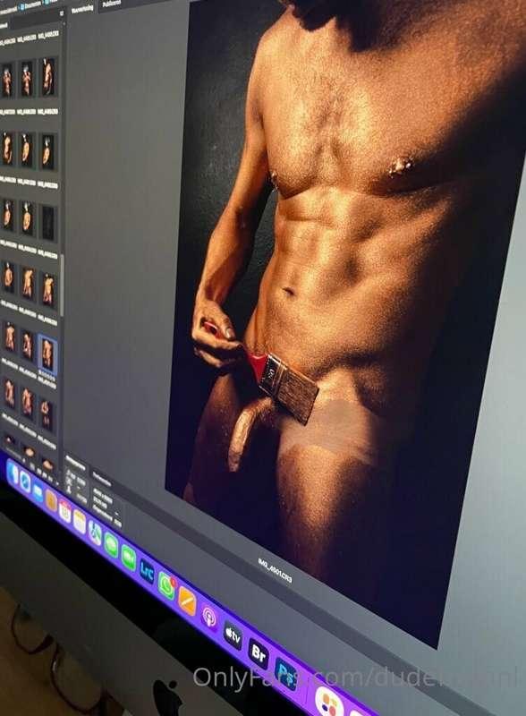 Had an amazing photo shoot today! Painted my whole body in c..