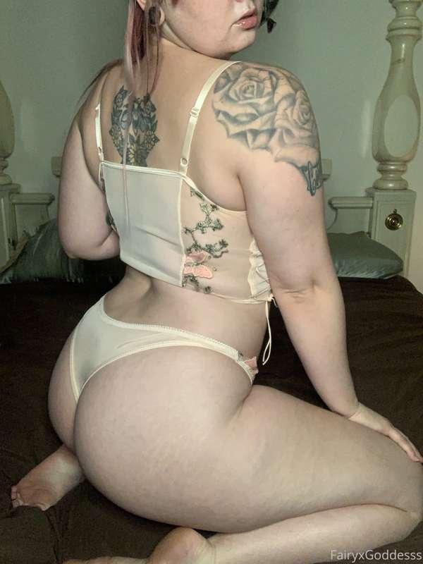 lolaxpeach image #2